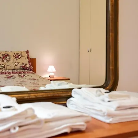 Apartment Xenia - Elegant Flat In The Center Of Milan